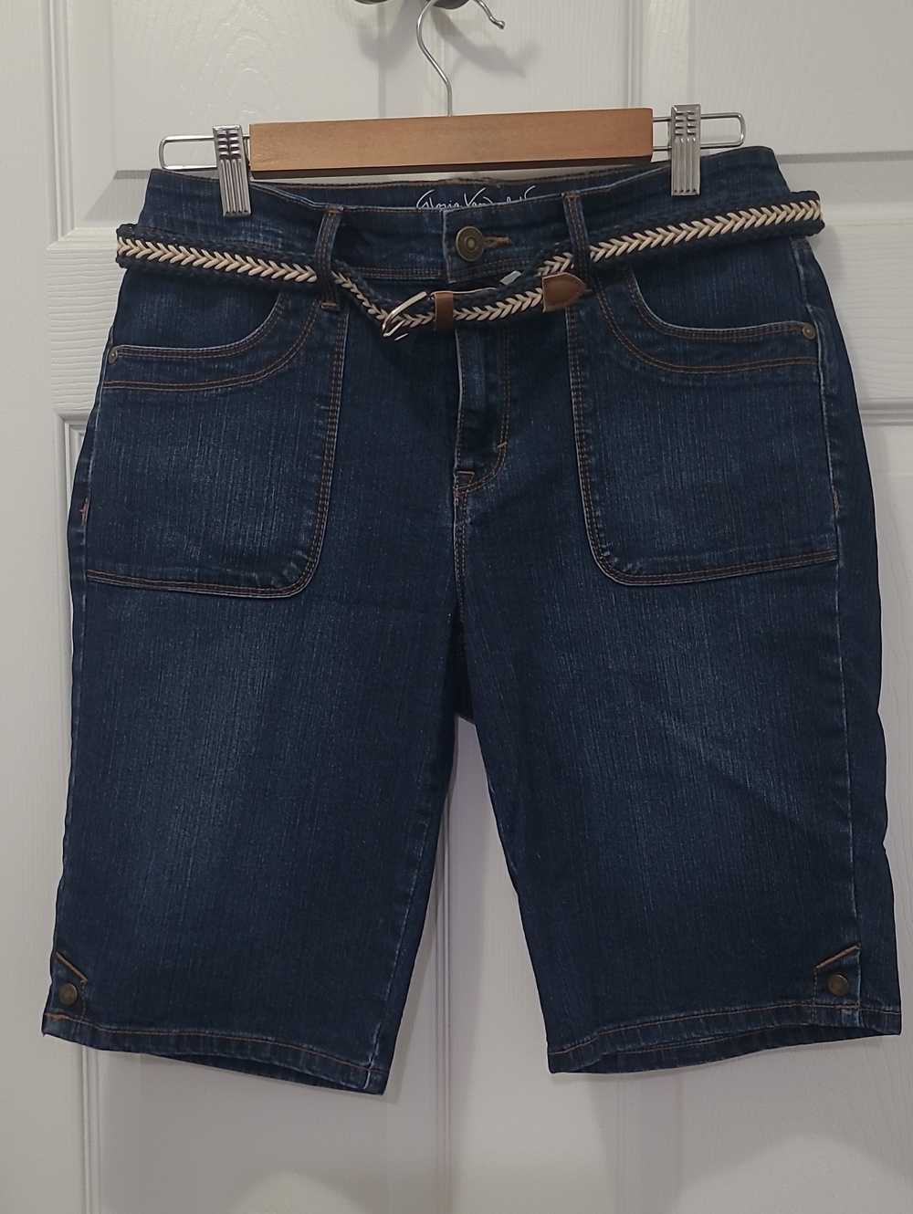 NWOT Gloria Vanderbilt Dark Blue Denim Bermuda Shorts with Braided Belt